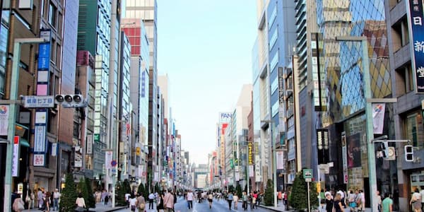 یکی از خیابان‌های اصلی توکیو پایتخت ژاپن