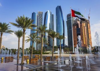کشور امارات در وضعیت اقتصادی مطلوبی قرار دارد.
