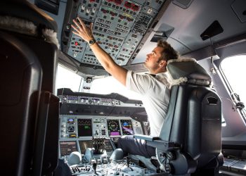 تحصیل در رشته خلبانی در امارات