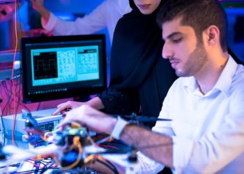 تحصیل در رشته الکترونیک در امارات