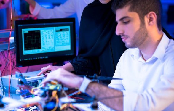 تحصیل در رشته الکترونیک در امارات